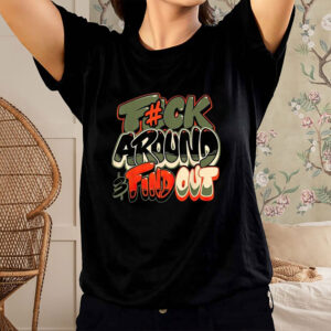 I-Know-Things-Anti-Trump-Shirt-–-Funny-Retro-Political-Tee