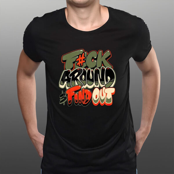 I-Know-Things-Anti-Trump-Shirt-–-Funny-Retro-Political-Tees