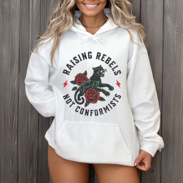 Raising-Rebels-Not-Conformists-Panther-Mom-Shirt-US