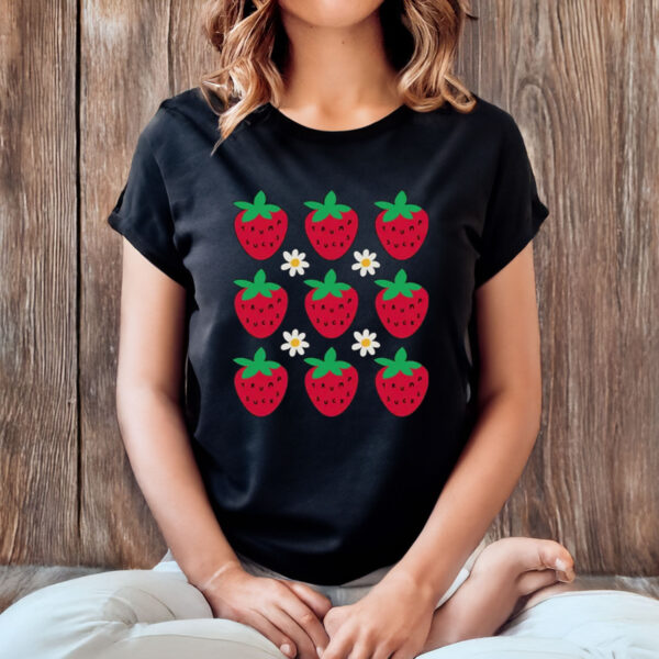 Trump-Sucks-Strawberry-Anti-Trump-Shirt